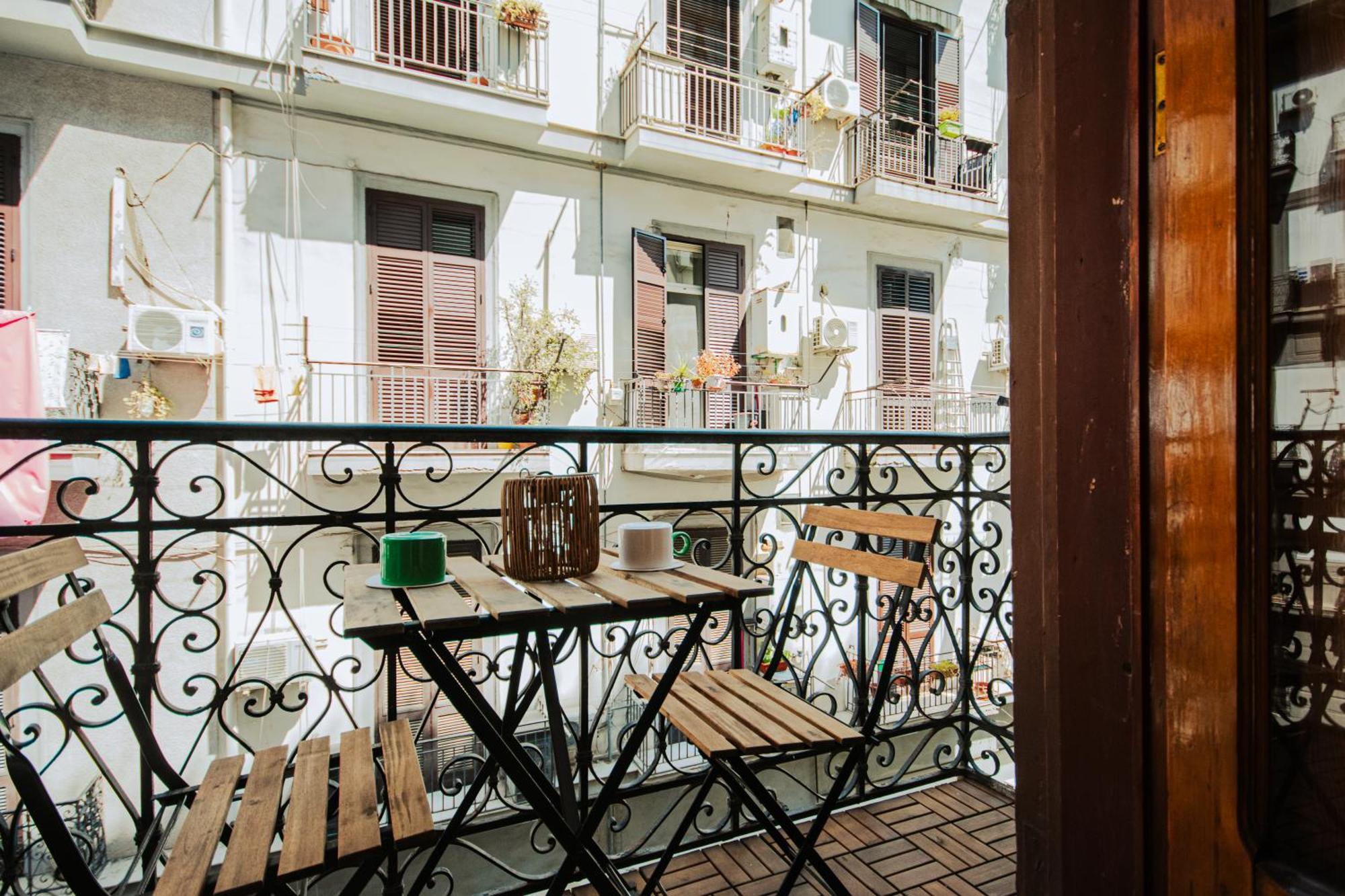 B&B Lara'S Home By I Borbone Napels Buitenkant foto