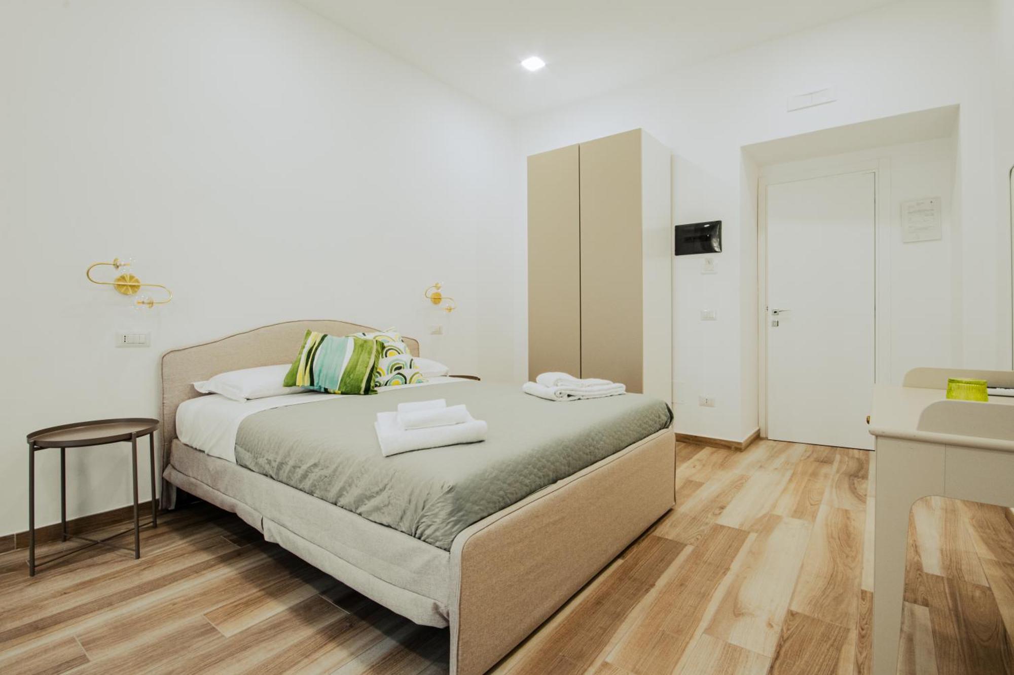 B&B Lara'S Home By I Borbone Napels Buitenkant foto